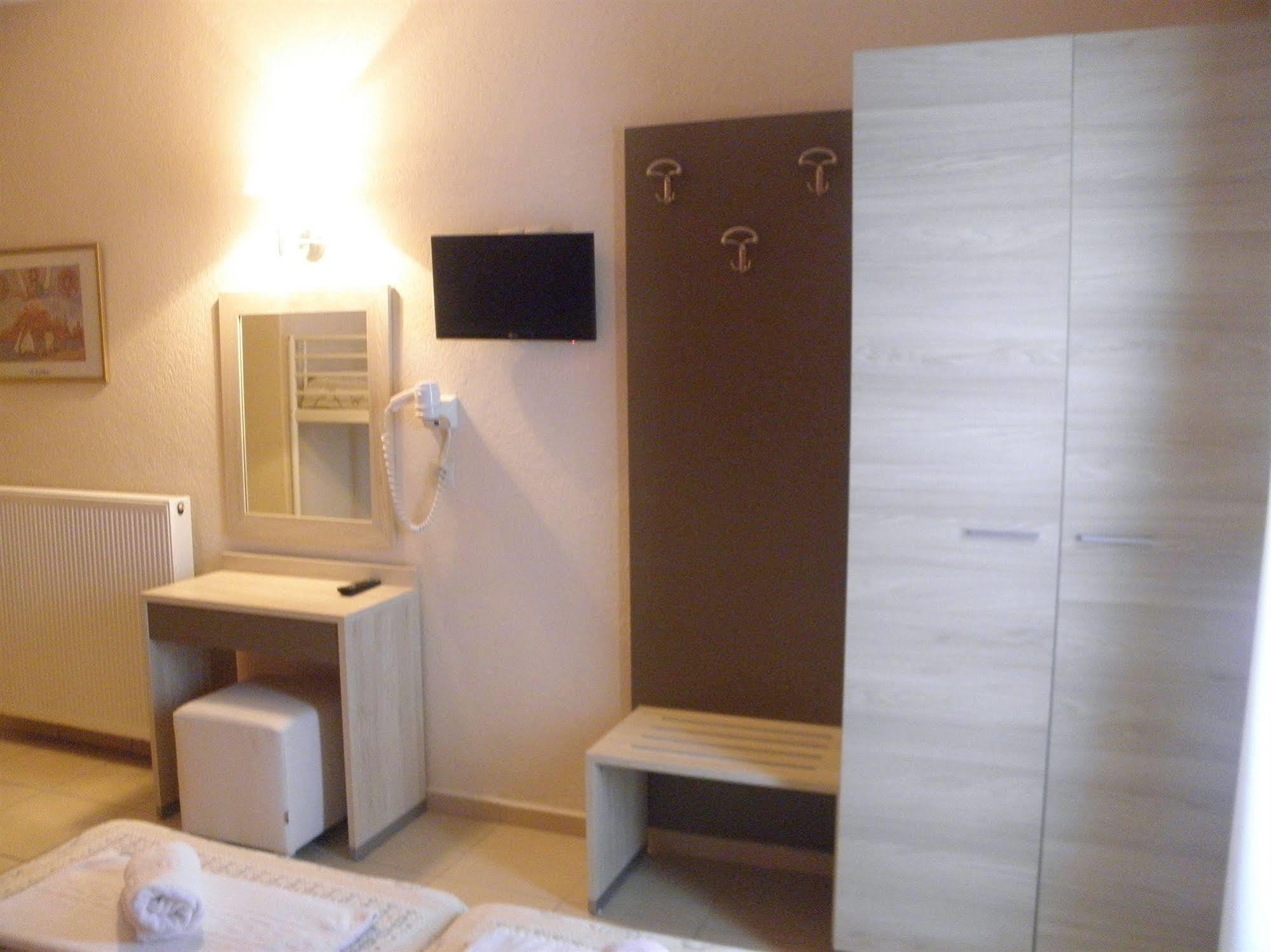 אואוראנואופולי Makedonia Hotel מראה חיצוני תמונה
